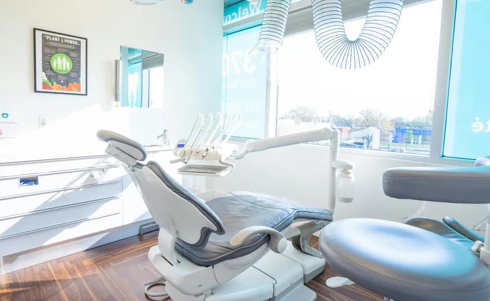 Стоматология в Канаде: сколько стоит улыбка и как сэкономить?